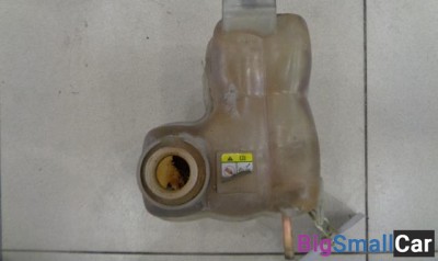 Бачок расширительный от Lincoln Navigator 2002-2006