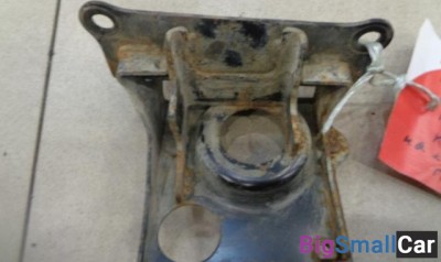 Кронштейн опоры АКПП от Toyota Prius 1997-2003 - купить Краснодаре