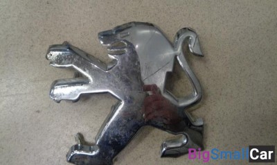 Эмблема передняя от Peugeot 308 1 2007-2013 - купить Краснодаре