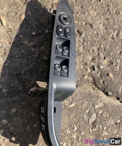 Блок управления стеклоподъемниками Hyundai i30 - купить Краснодаре