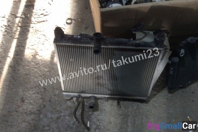 Радиатор охлаждения Toyota Vitz 10