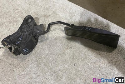 Педаль газа Honda Civic 4D